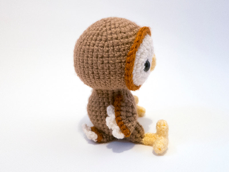 amigurumi crochet barn owl pattern side view