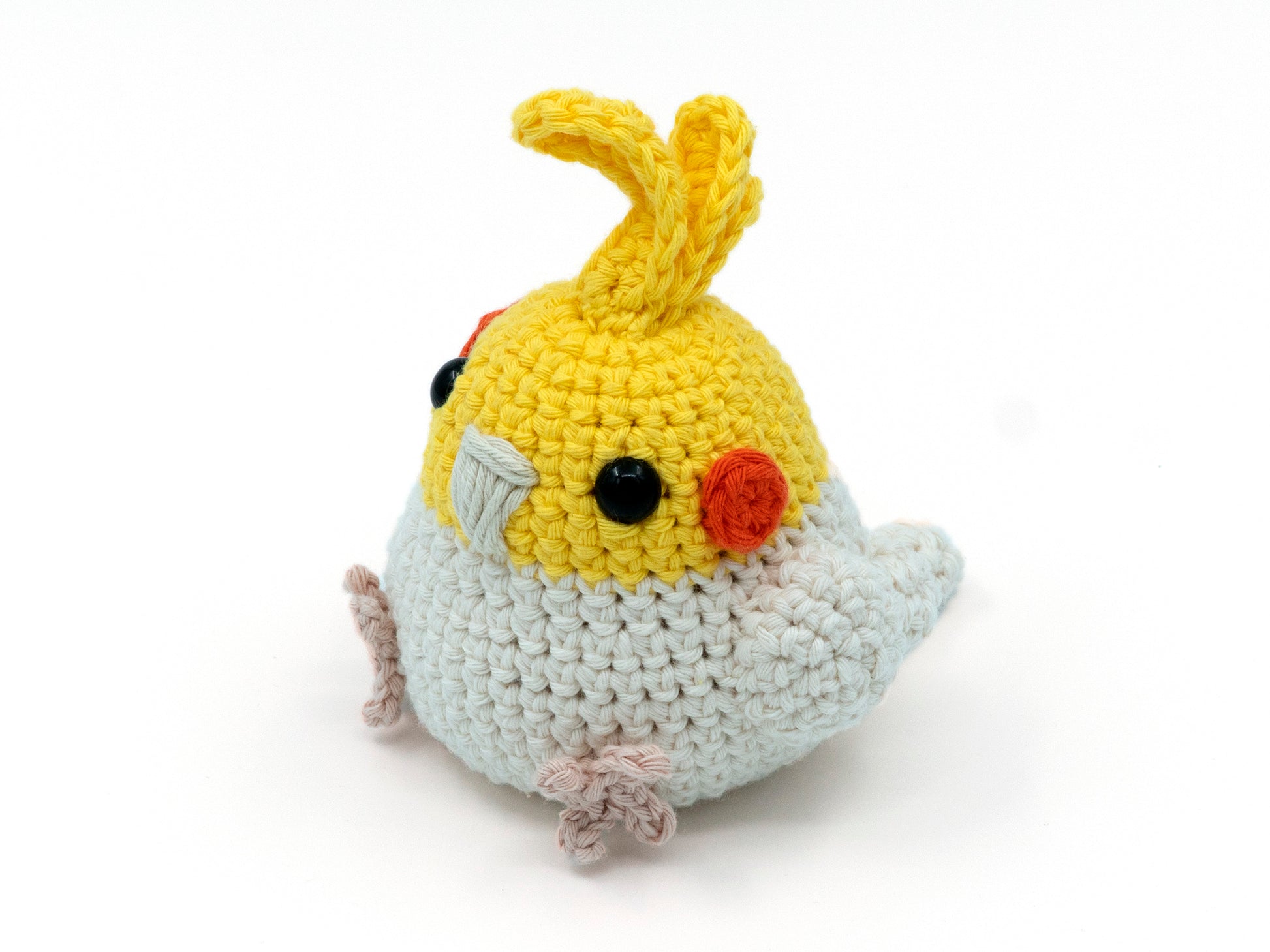 amigurumi crochet cockatiel pattern lutino three quarter view
