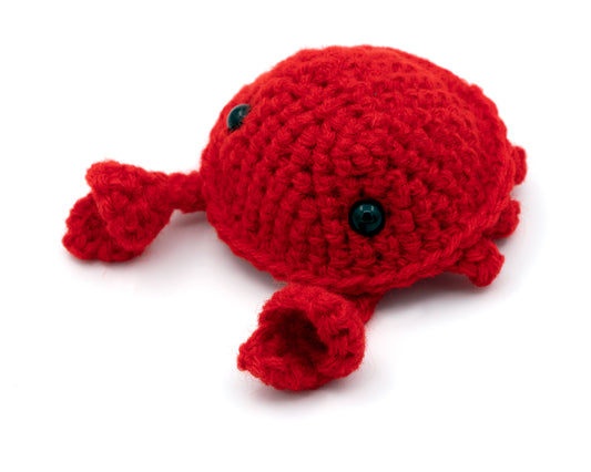 amigurumi crochet crab pattern side view with tiny claws