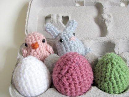amigurumi crochet Easter set pattern inside of an egg carton