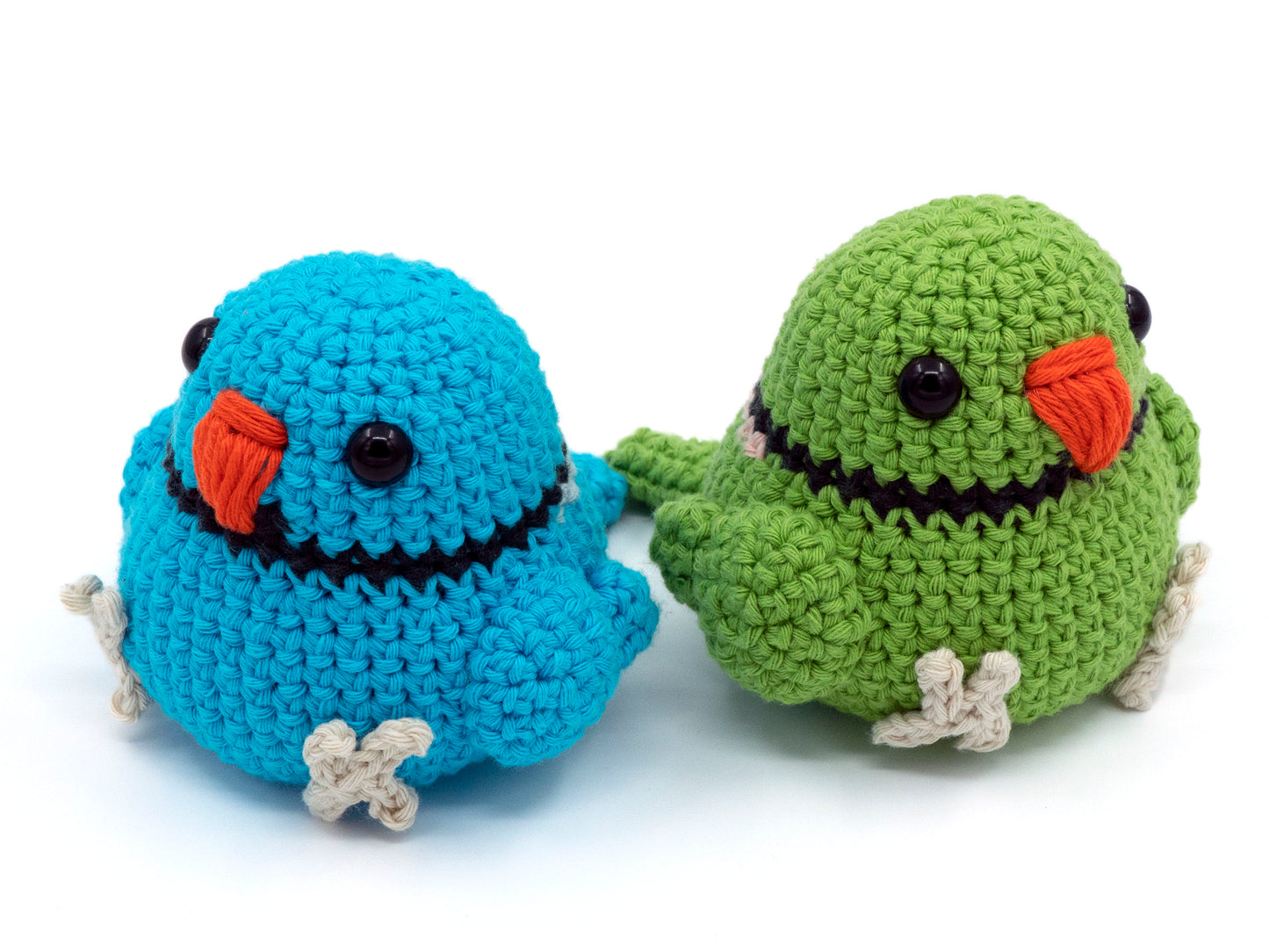 amigurumi crochet indian ringneck pattern blue and green facing away