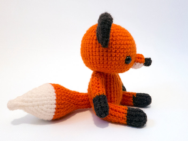 amigurumi crochet orange fox pattern side view