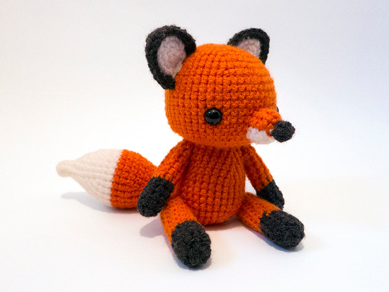 amigurumi crochet fox pattern three quarter view
