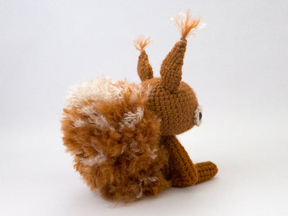 amigurumi crochet squirrel pattern showing off fluffy tail