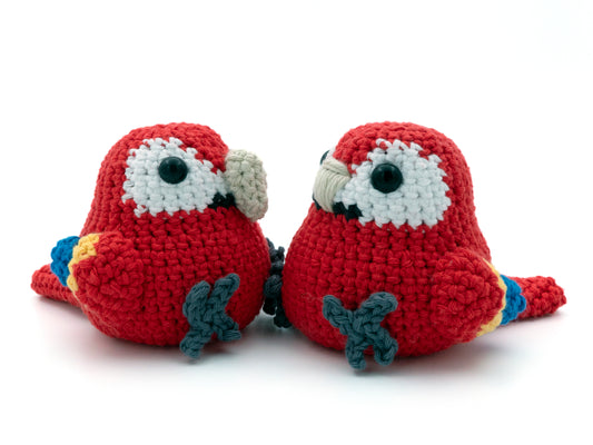 Crochet Pattern: Scarlet Macaw