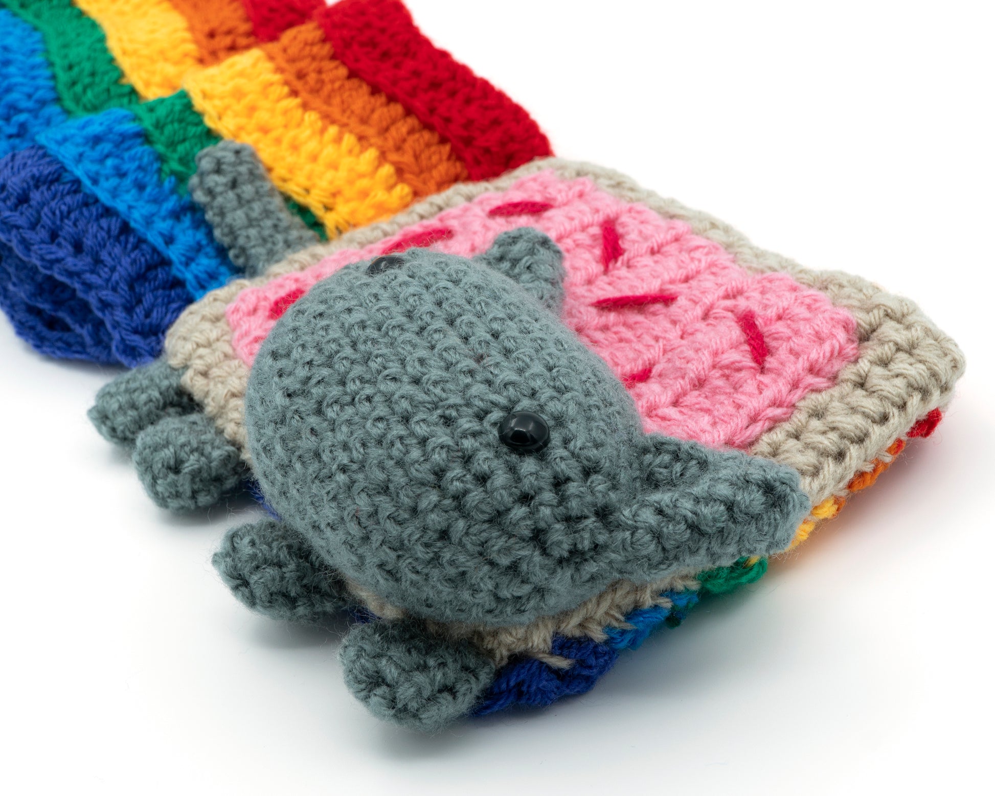 amigurumi crochet nyan cat scarf pattern side view of the pop-tart