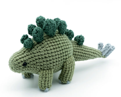 amigurumi crochet stegosaurus pattern close up
