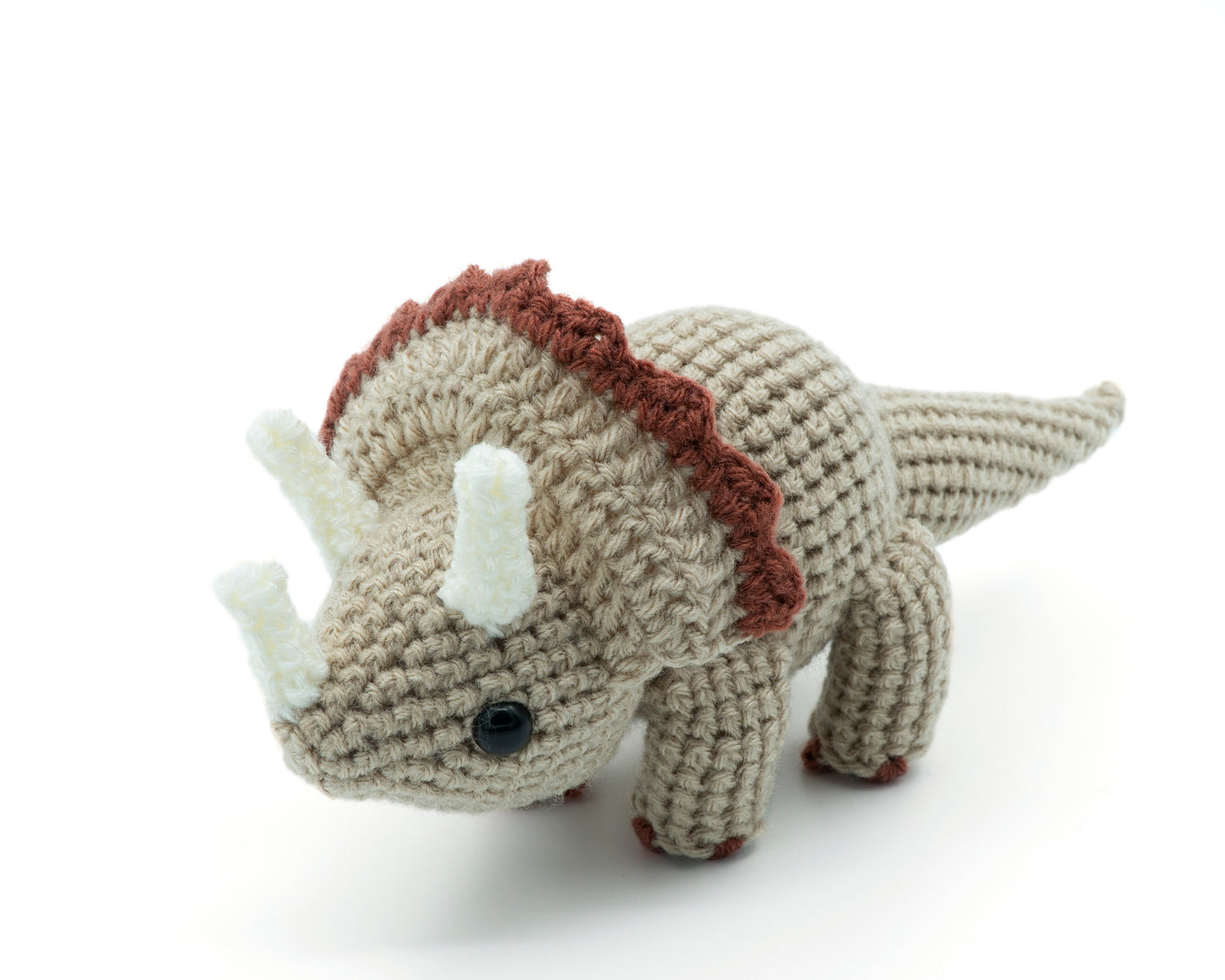 amigurumi crochet triceratops pattern three quarter view
