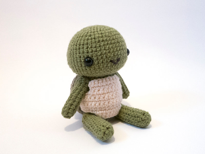 amigurumi crochet turtle pattern three quarter view